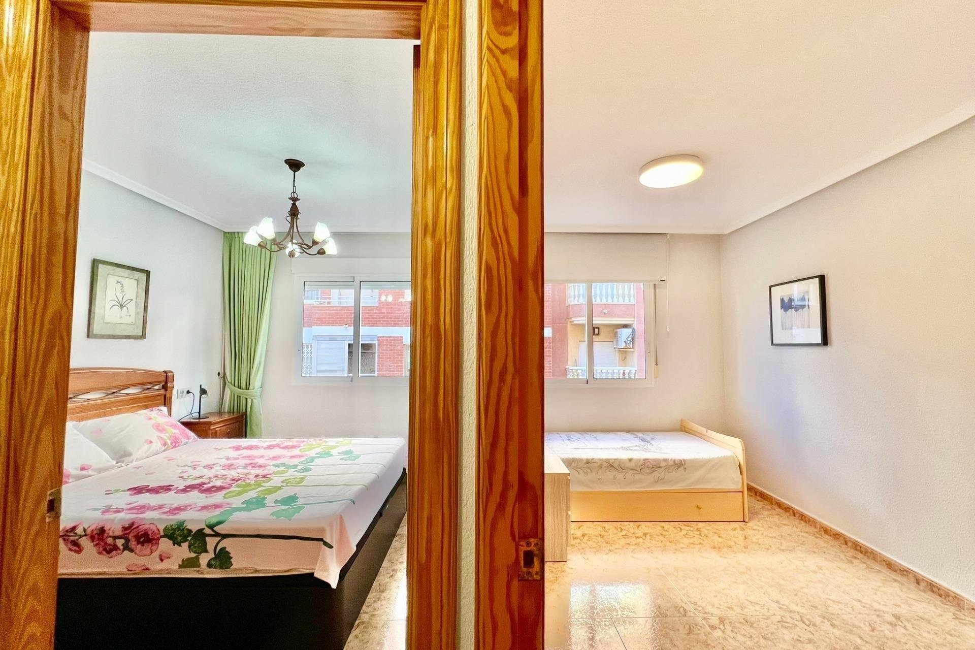 Resale - Apartamento -
Torrevieja - Playa del Cura