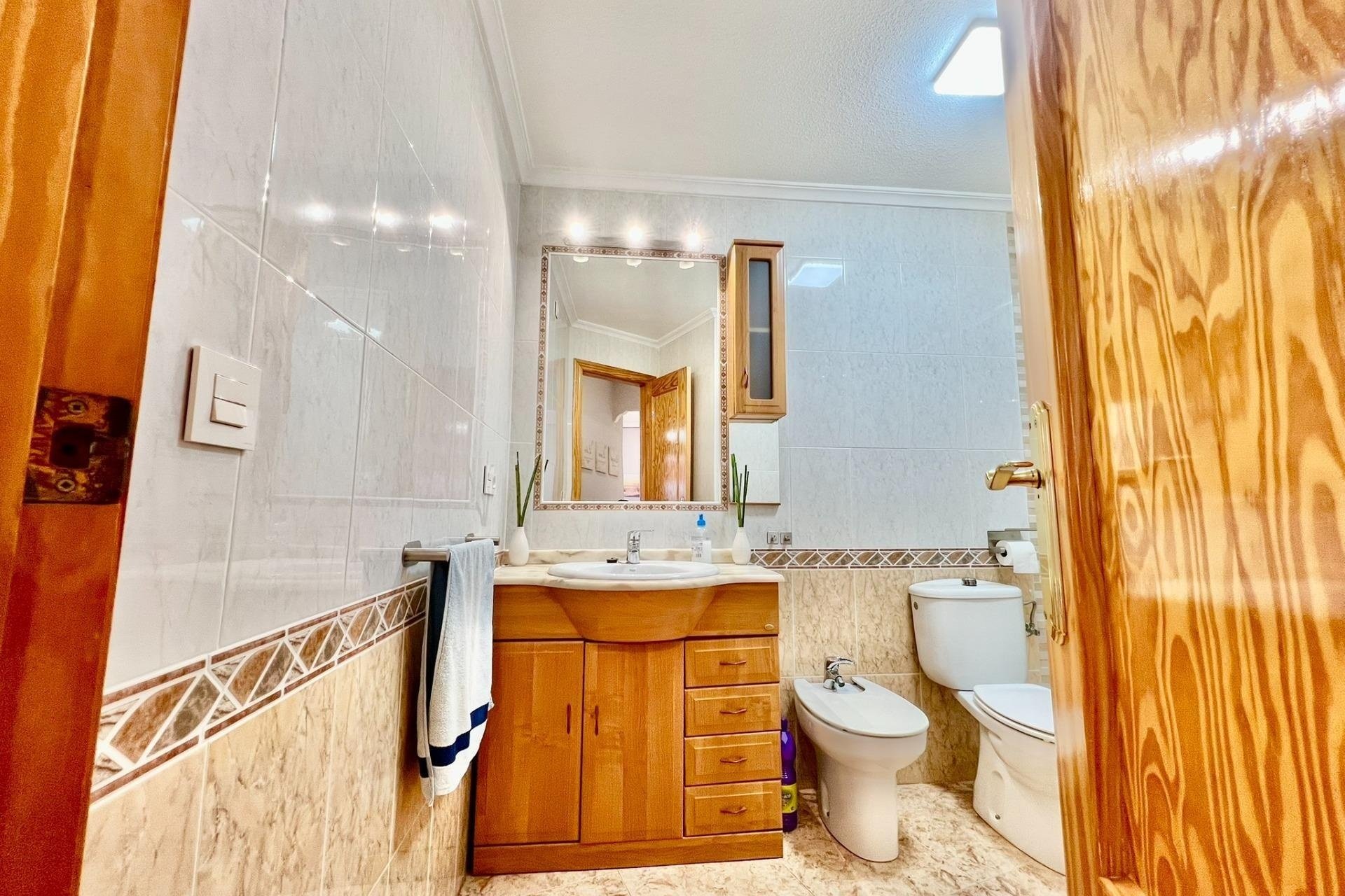 Resale - Apartamento -
Torrevieja - Playa del Cura
