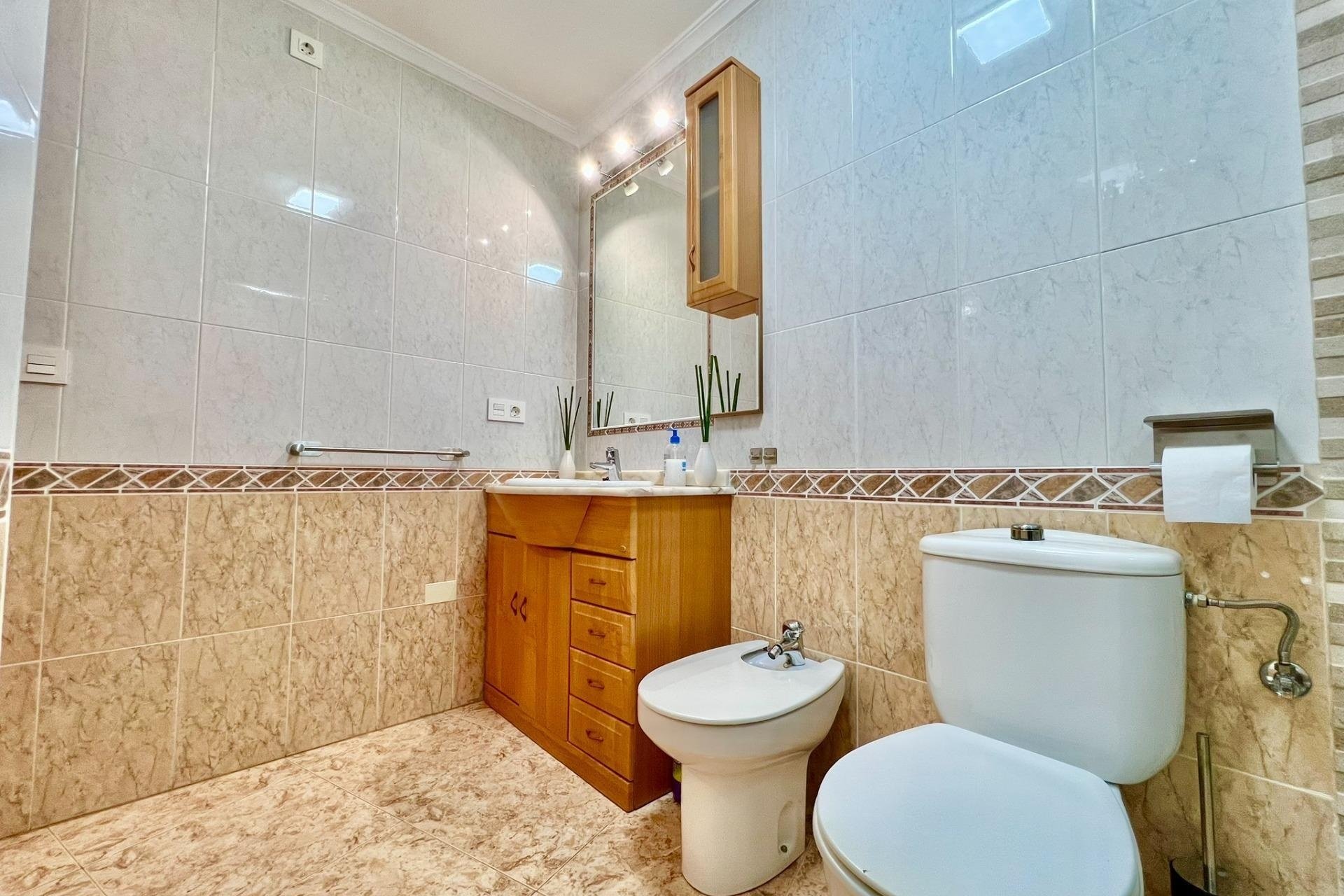 Resale - Apartamento -
Torrevieja - Playa del Cura