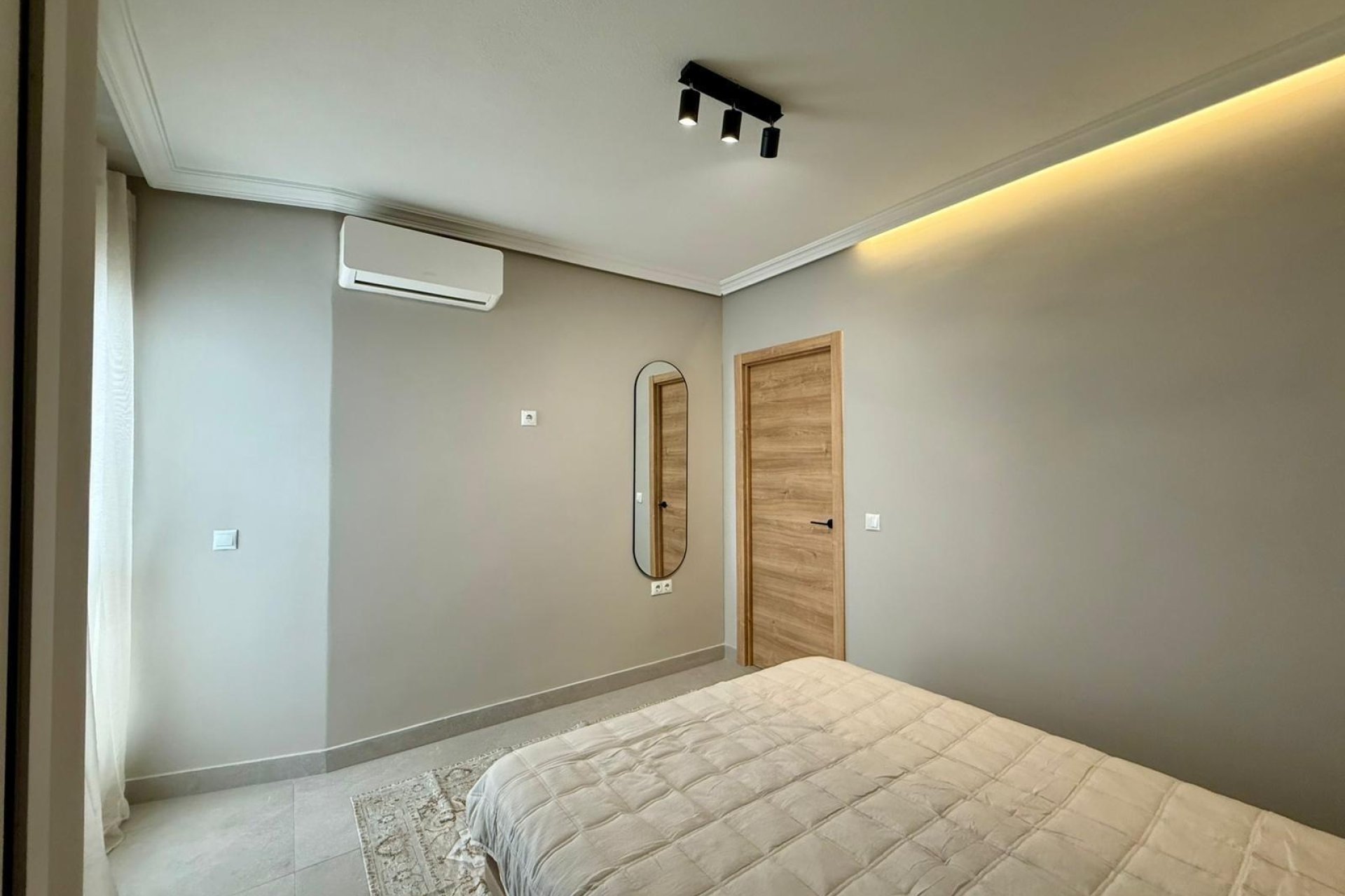 Resale - Apartamento -
Torrevieja - Playa del Cura