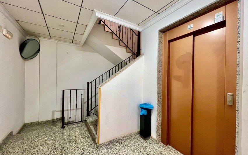 Resale - Apartamento -
Torrevieja - Playa del Cura