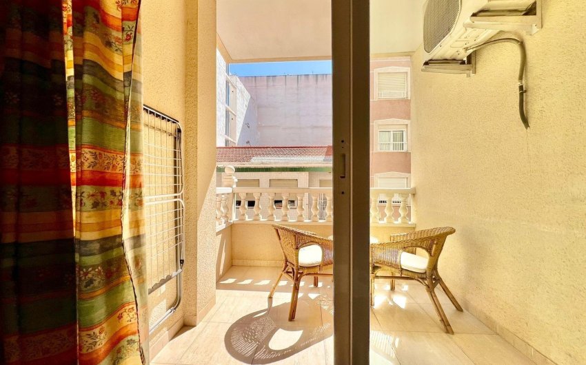 Resale - Apartamento -
Torrevieja - Playa del Cura