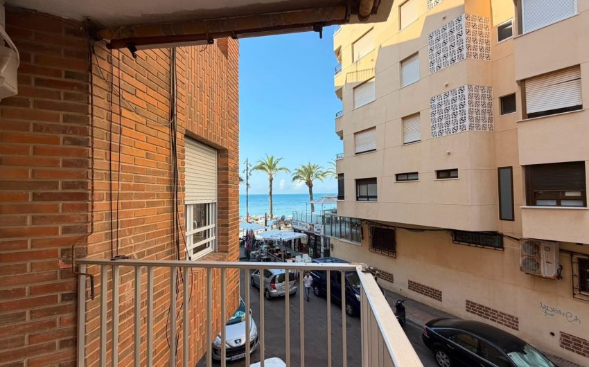 Resale - Apartamento -
Torrevieja - Playa del Cura