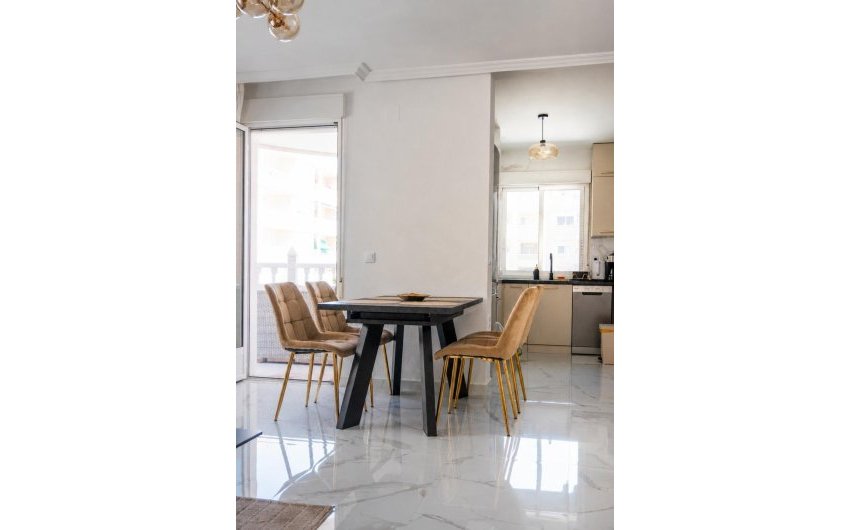 Resale - Apartamento -
Torrevieja - Playa del Cura