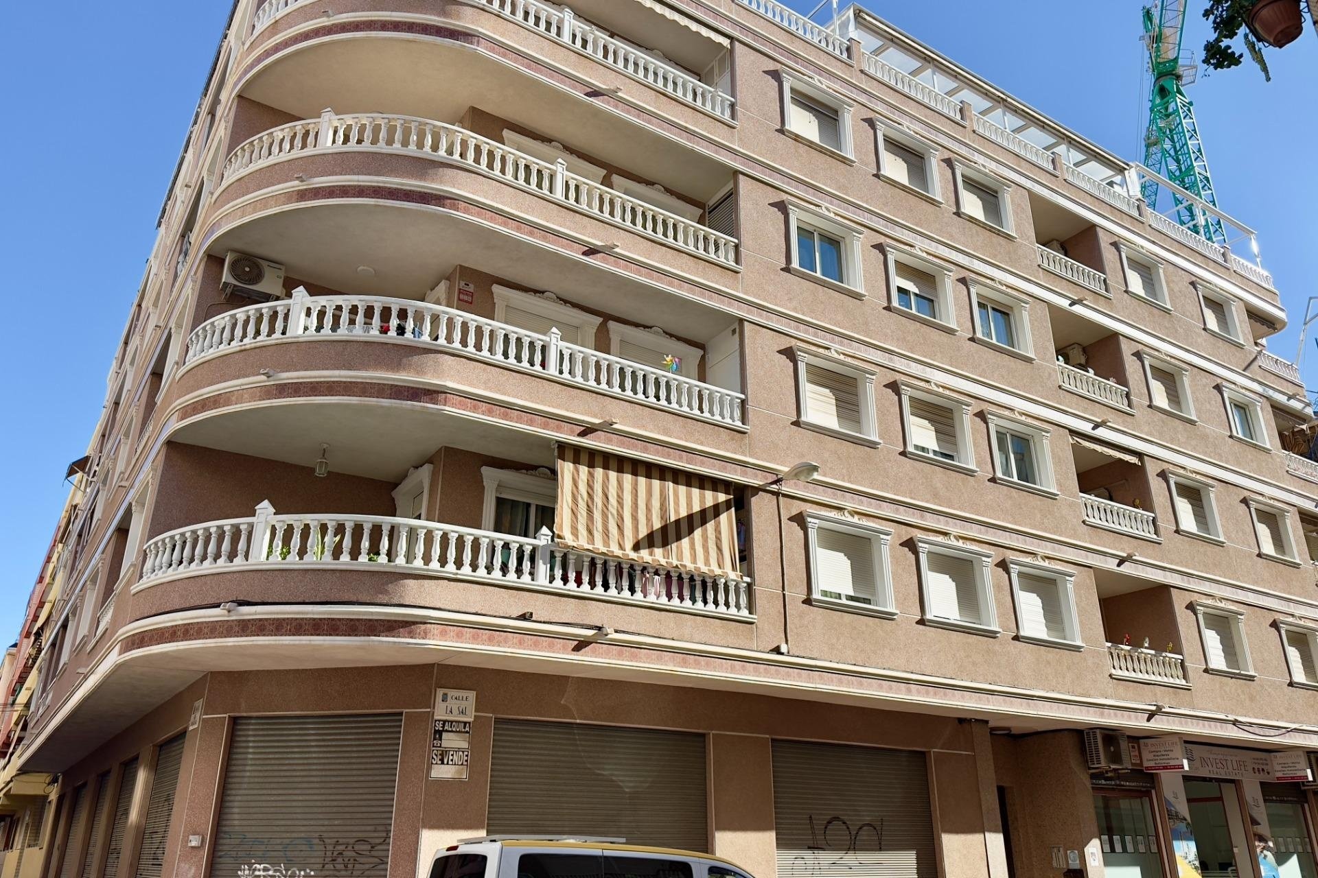 Resale - Apartamento -
Torrevieja - Playa del Cura
