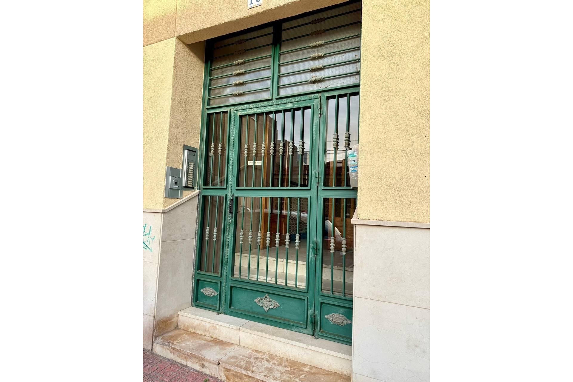 Resale - Apartamento -
Torrevieja - Playa del Cura
