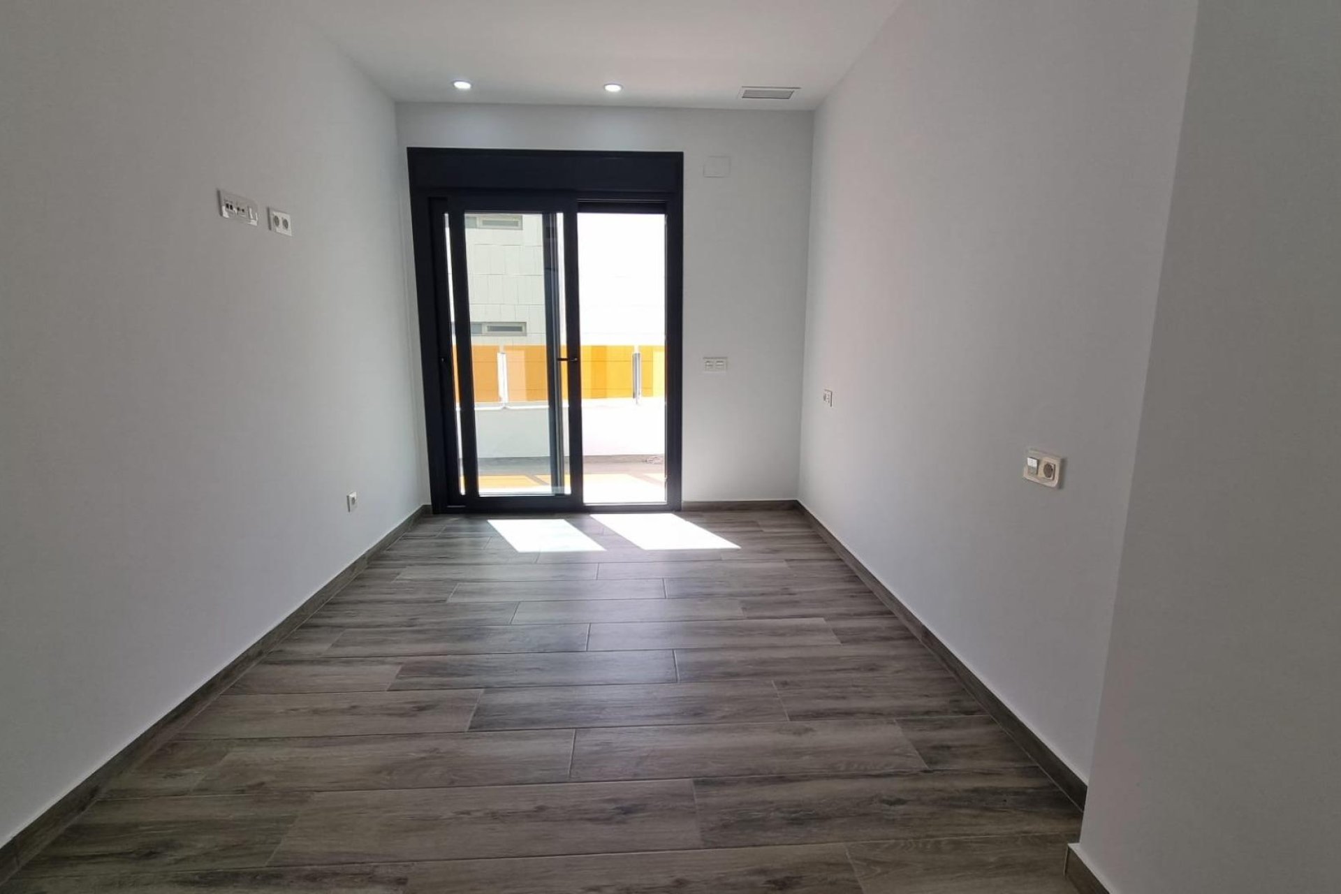 Resale - Apartamento -
Torrevieja - Playa del Cura