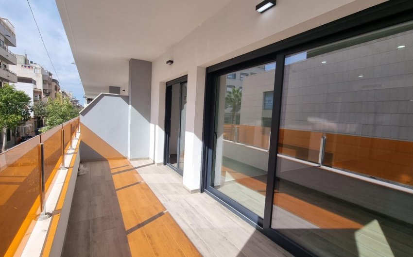 Resale - Apartamento -
Torrevieja - Playa del Cura