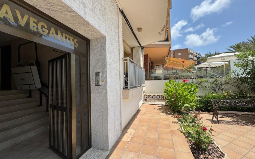 Resale - Apartamento -
Torrevieja - Playa del Cura