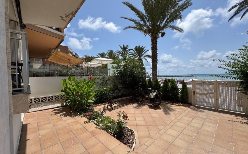 Resale - Apartamento -
Torrevieja - Playa del Cura