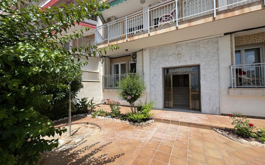 Resale - Apartamento -
Torrevieja - Playa del Cura