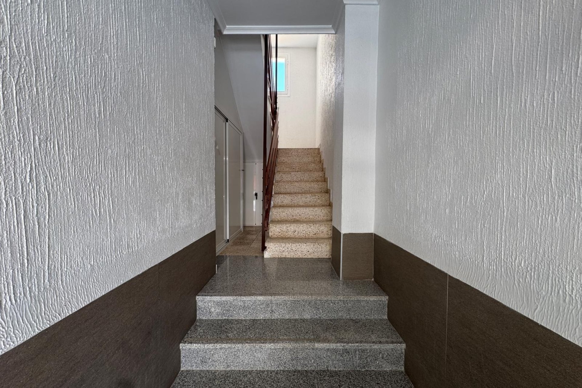 Resale - Apartamento -
Torrevieja - Playa del Cura