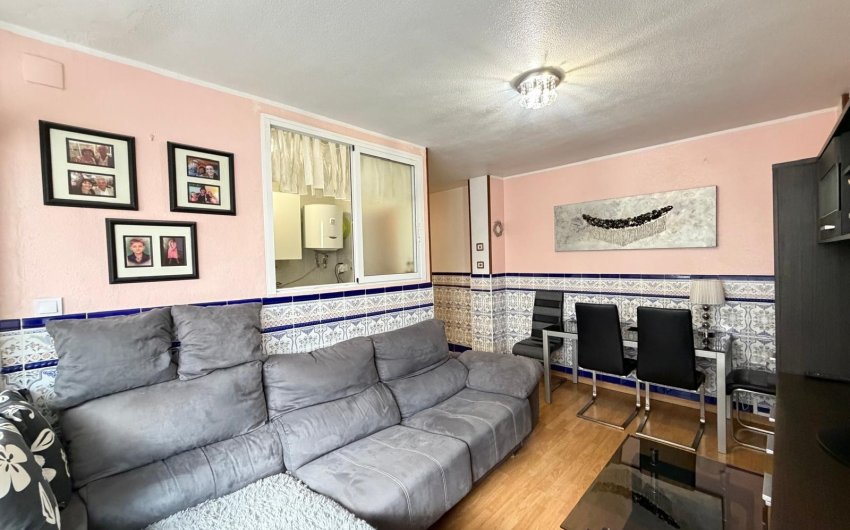 Resale - Apartamento -
Torrevieja - Playa del Cura