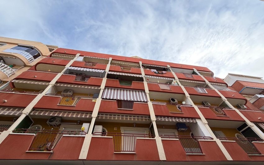Resale - Apartamento -
Torrevieja - Playa del Cura