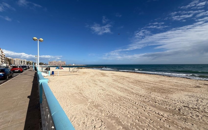 Resale - Apartamento -
Torrevieja - Playa del Cura