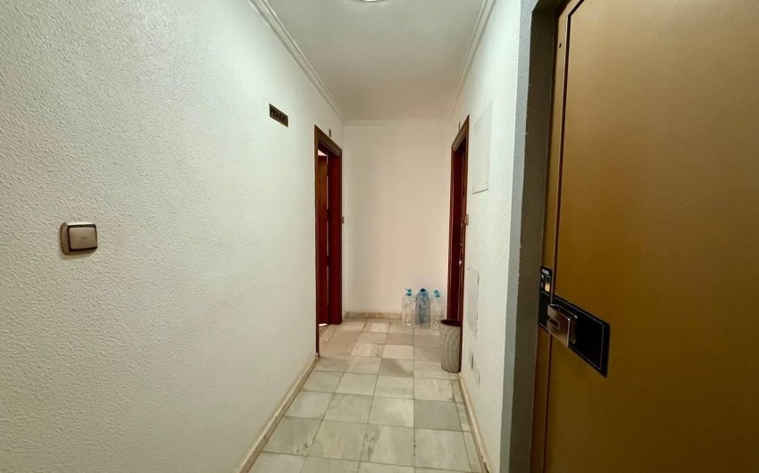 Resale - Apartamento -
Torrevieja - Playa del Cura