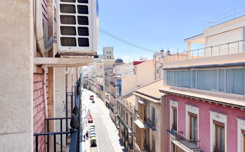Resale - Apartment -
Alicante - Center