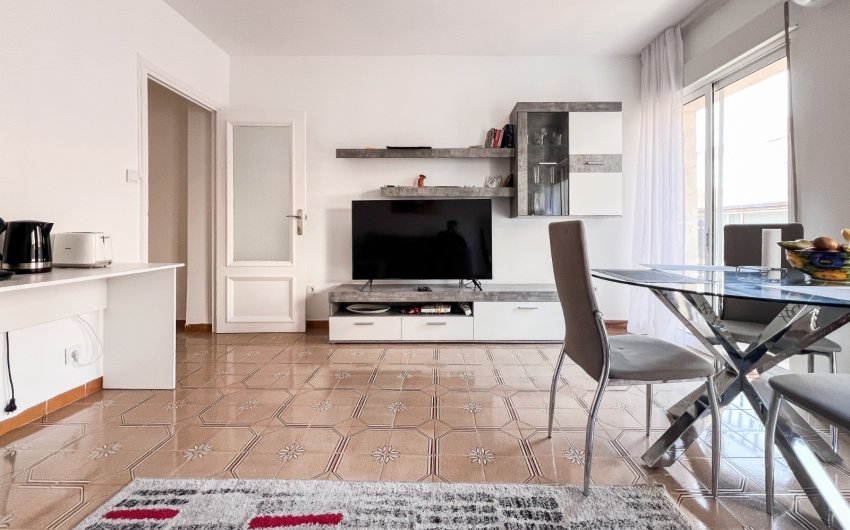 Resale - Apartment -
Alicante - Center
