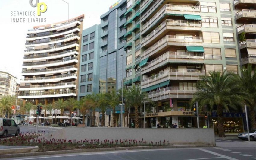 Resale - Apartment -
Alicante - Center