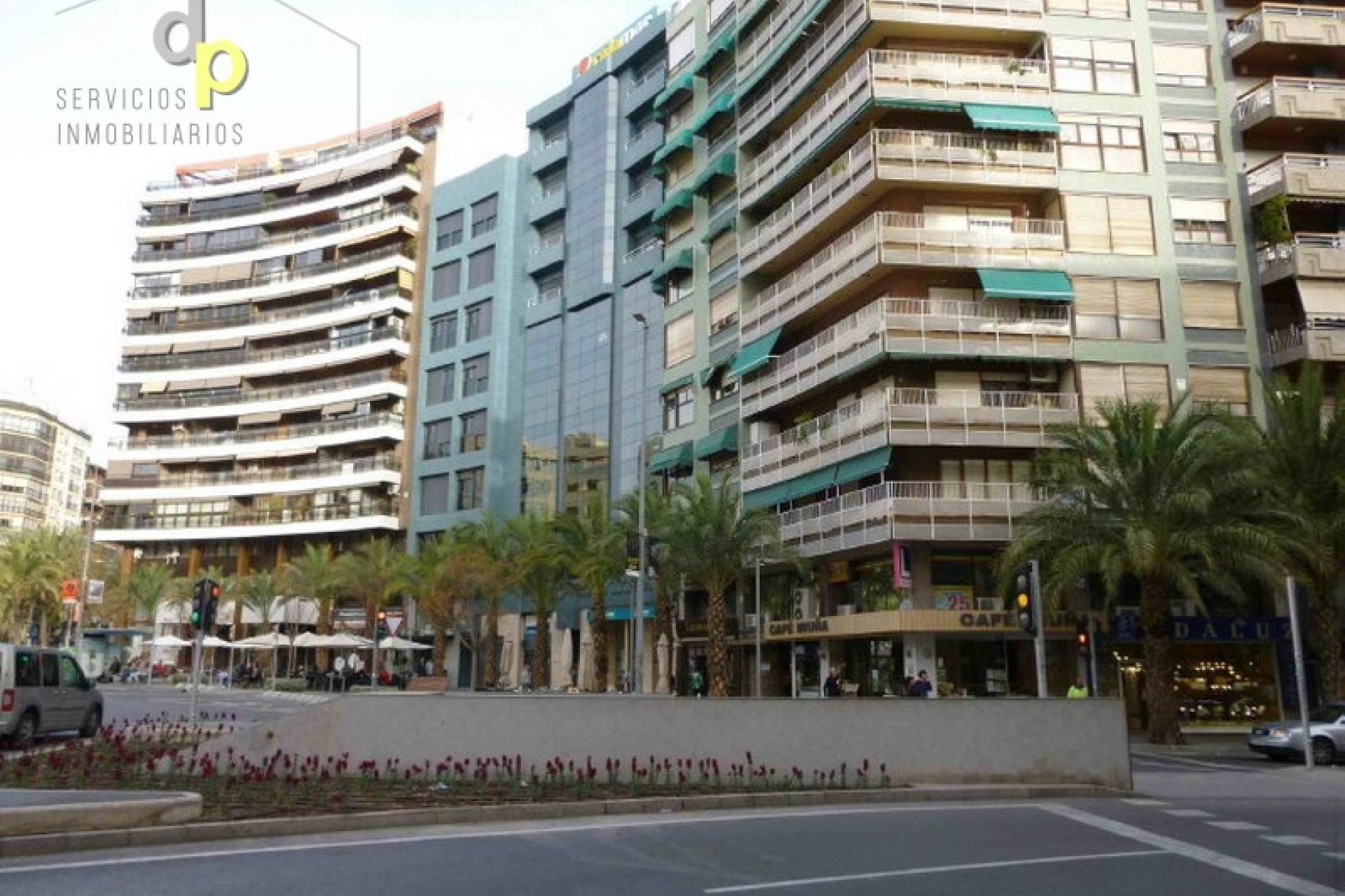 Resale - Apartment -
Alicante - Center