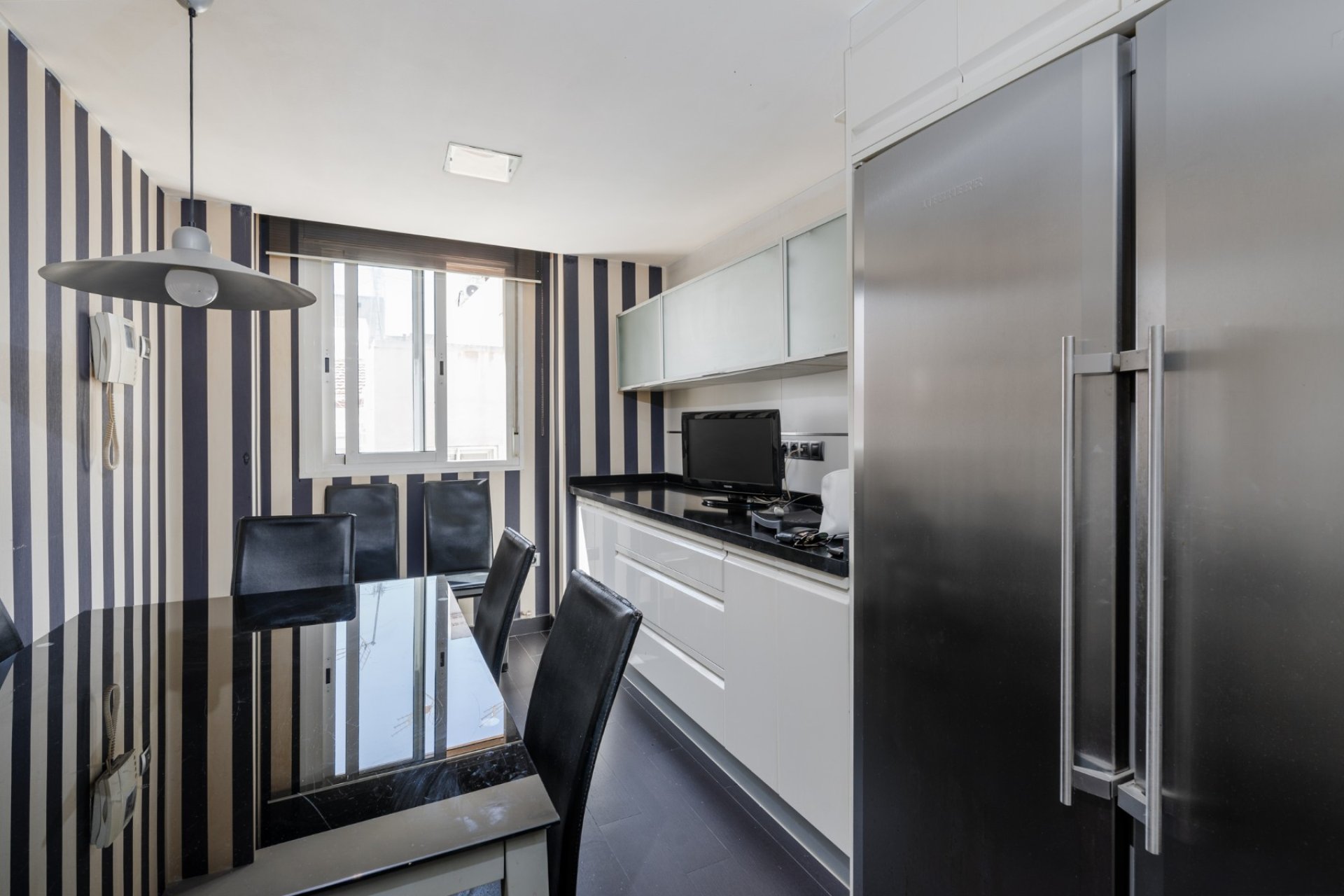 Resale - Apartment -
Alicante - Center