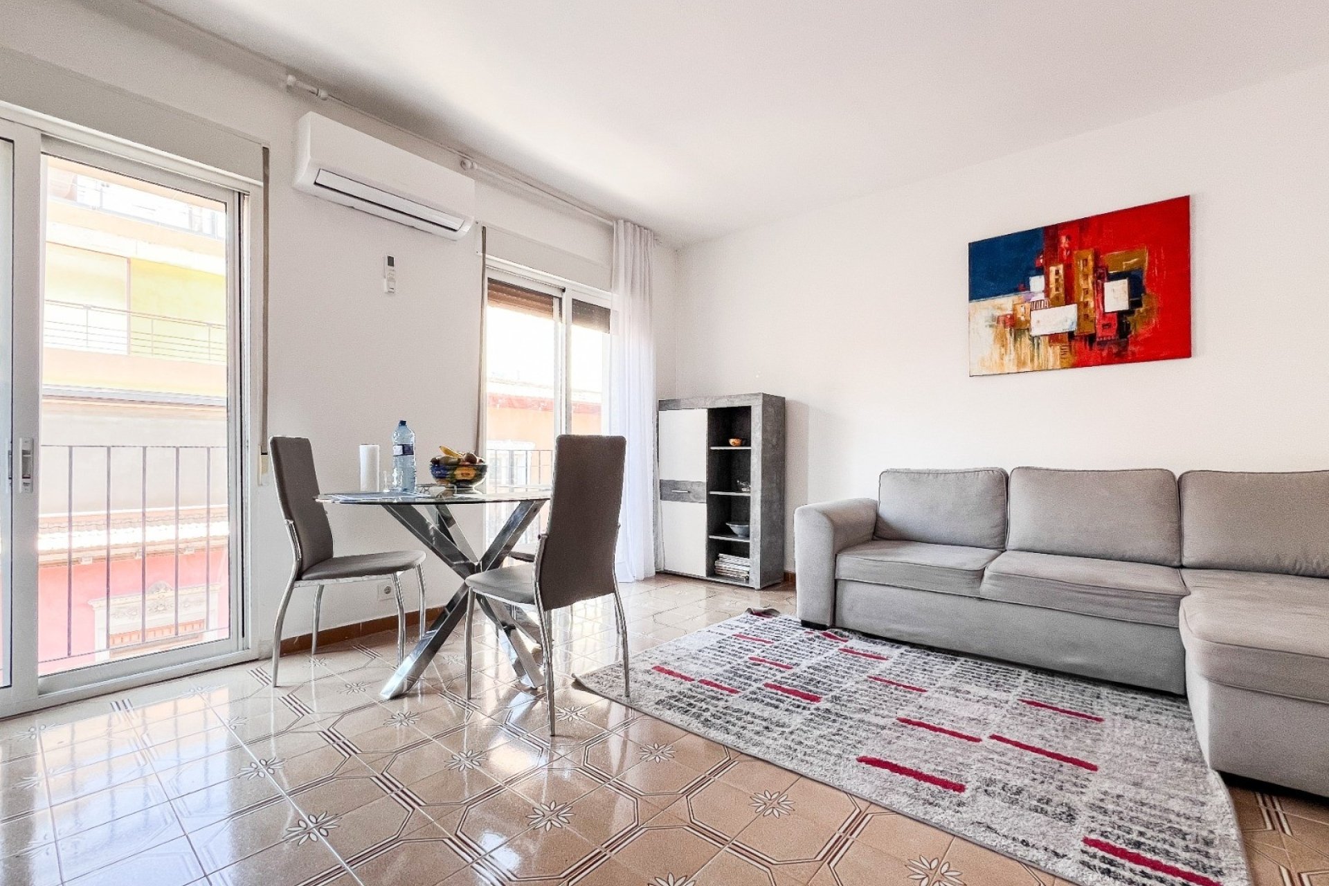 Resale - Apartment -
Alicante - Center