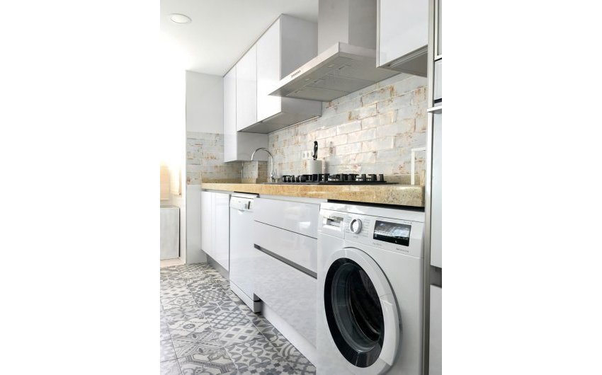 Resale - Apartment -
Alicante - Mercado