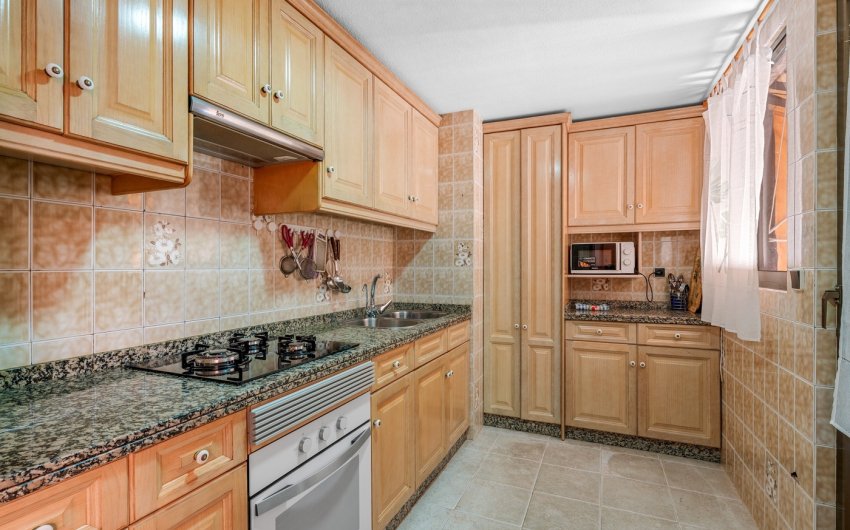 Resale - Apartment -
Arenales del Sol - Segunda linea playa