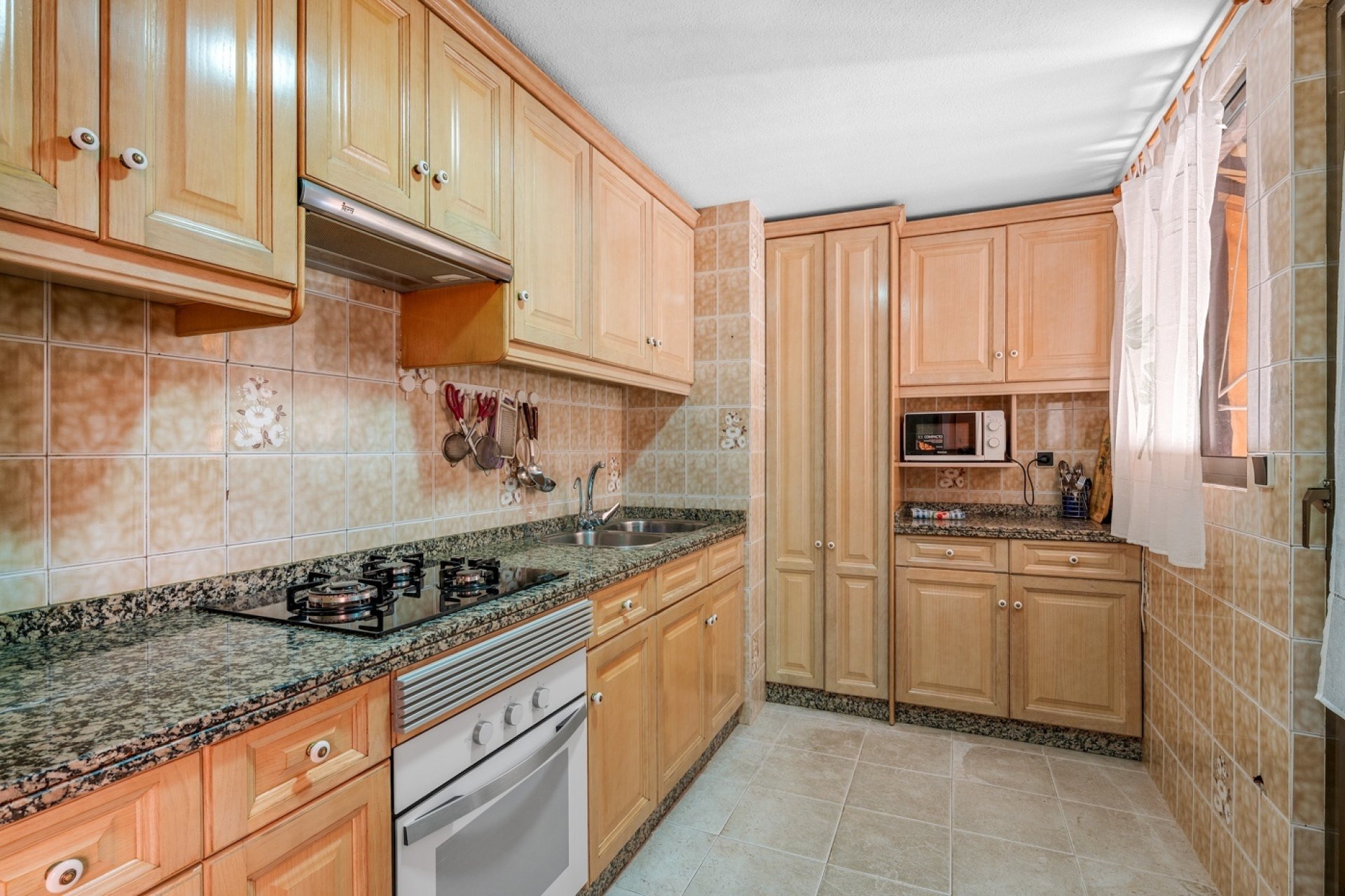 Resale - Apartment -
Arenales del Sol - Segunda linea playa