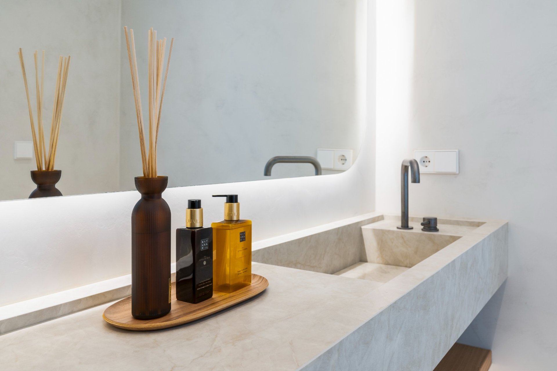 Resale - Apartment -
Benahavis - La Quinta