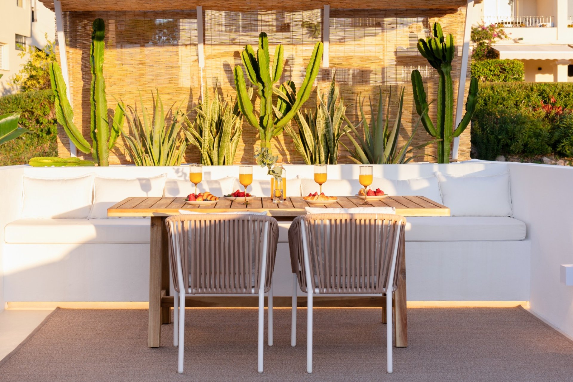 Resale - Apartment -
Benahavis - La Quinta