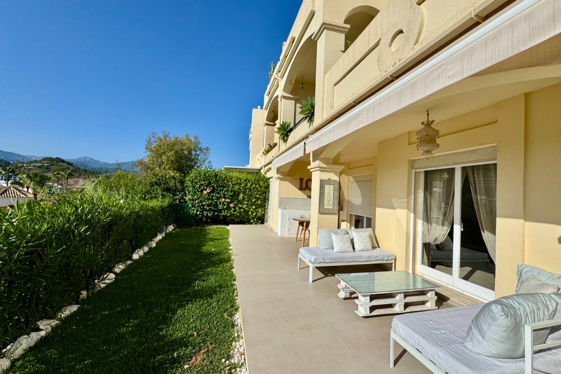 Resale - Apartment -
Benahavis - La Quinta