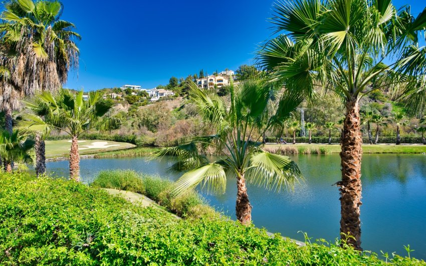 Resale - Apartment -
Benahavis - La Quinta