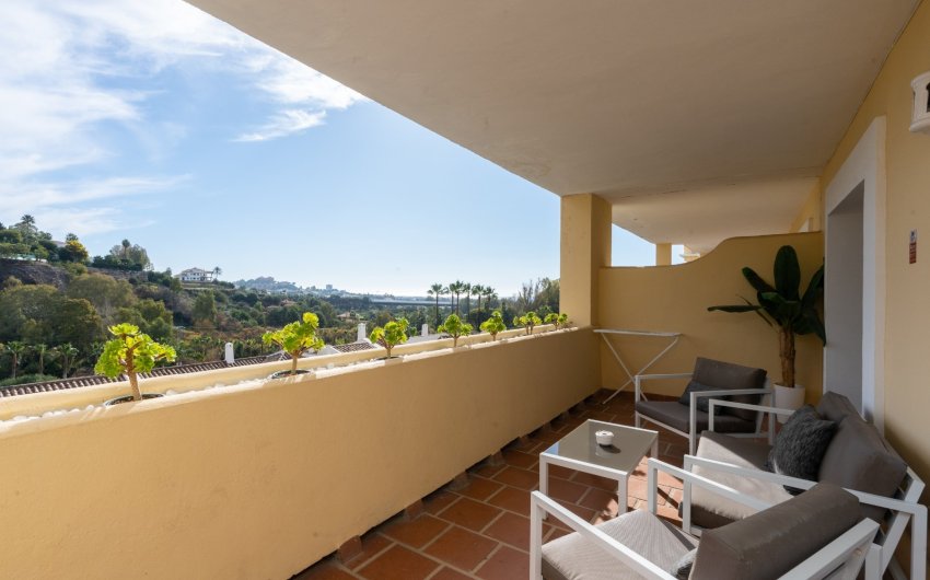 Resale - Apartment -
Benahavis - La Quinta