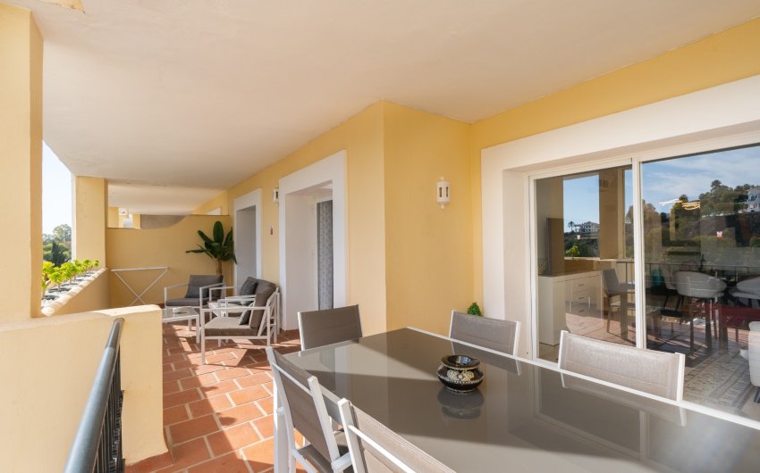 Resale - Apartment -
Benahavis - La Quinta