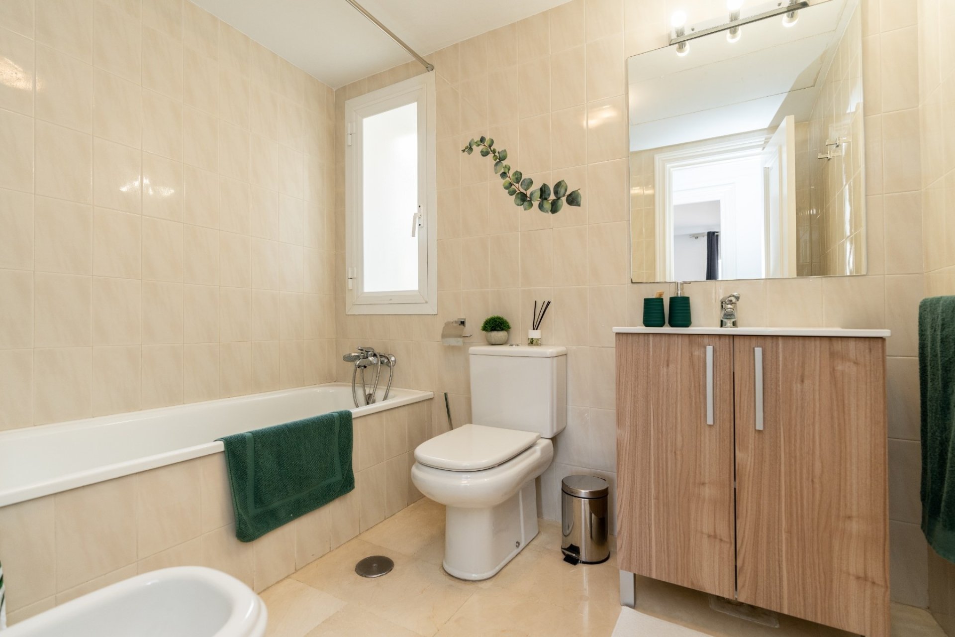 Resale - Apartment -
Benahavis - La Quinta