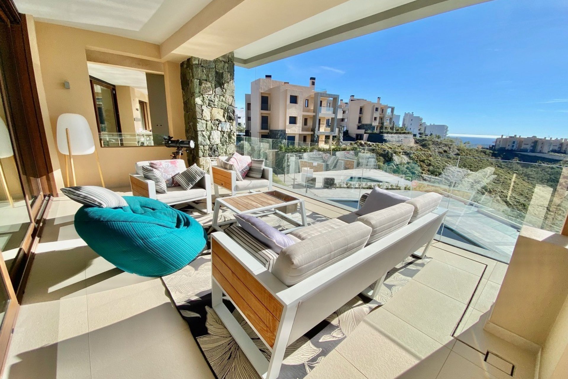 Resale - Apartment -
Benahavis - La Quinta