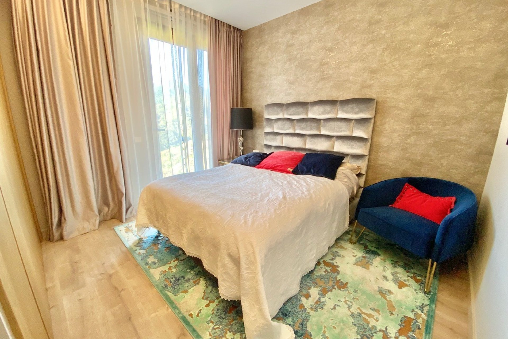 Resale - Apartment -
Benahavis - La Quinta