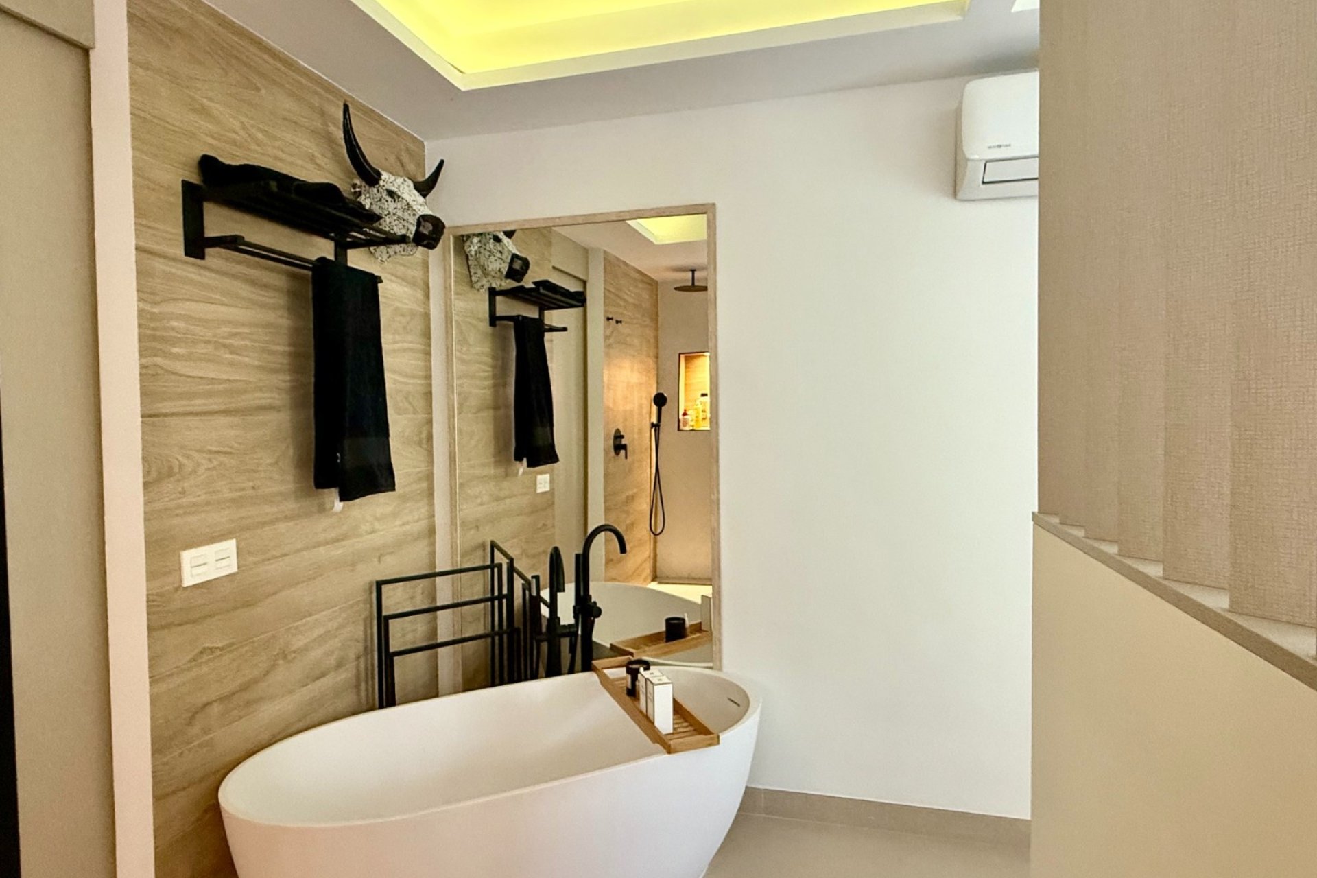 Resale - Apartment -
Benahavis - La Quinta