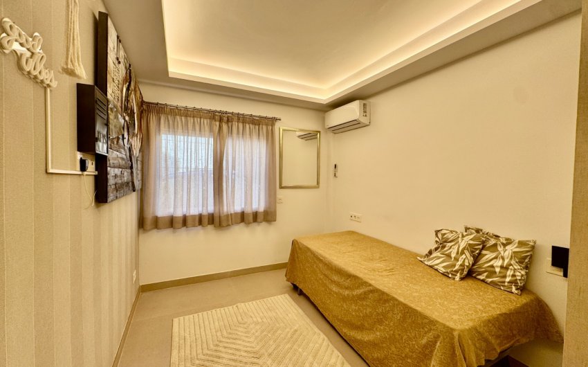 Resale - Apartment -
Benahavis - La Quinta