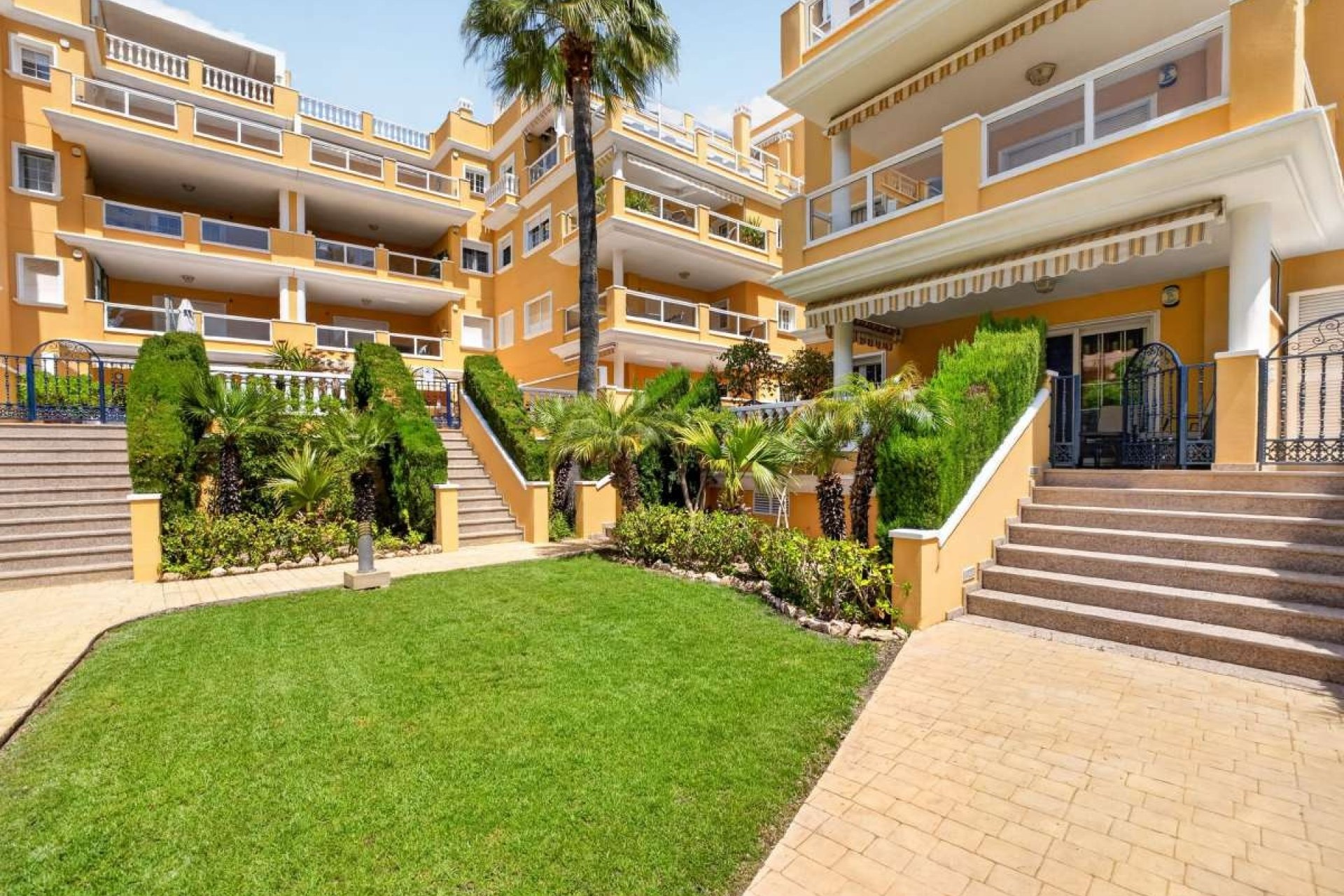 Resale - Apartment -
Cabo Roig - Costa Blanca