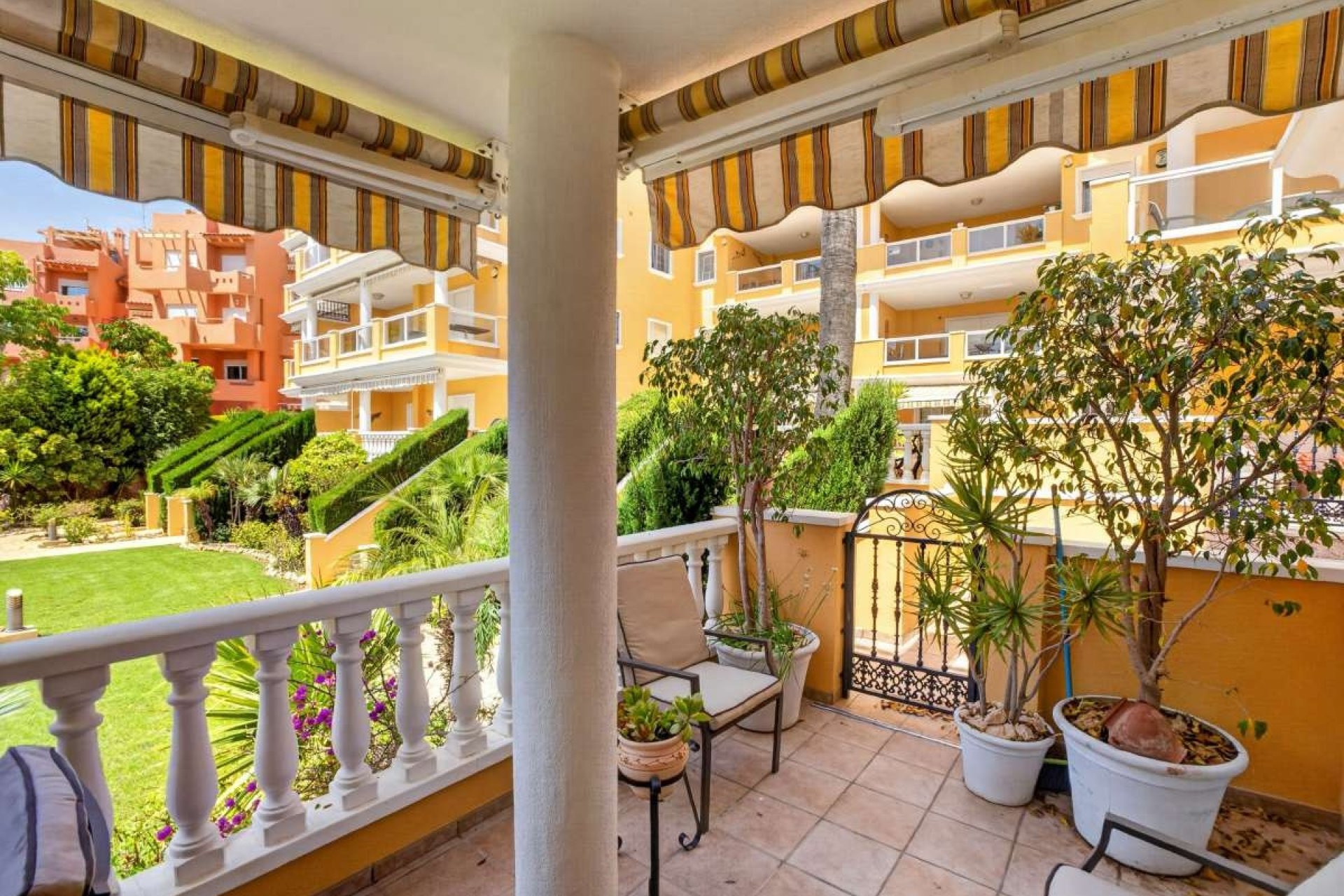 Resale - Apartment -
Cabo Roig - Costa Blanca