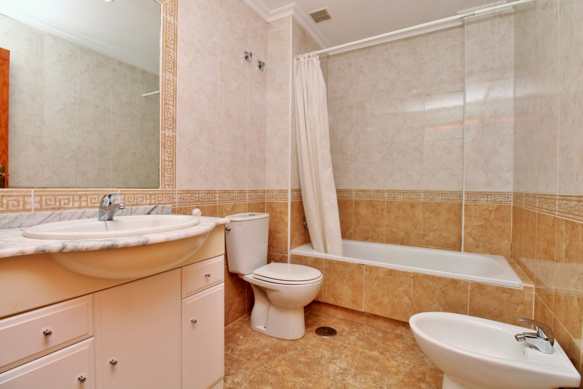 Resale - Apartment -
Cabo Roig