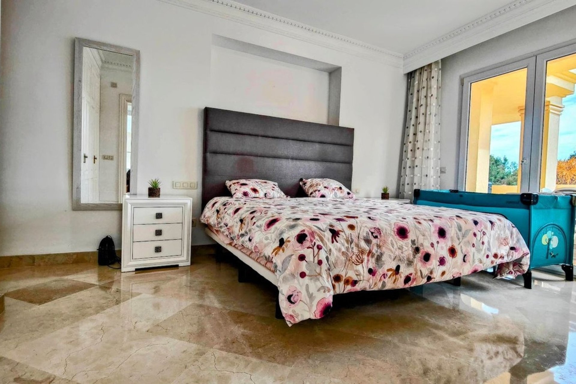 Resale - Apartment -
Casares Playa - Costa del Sol