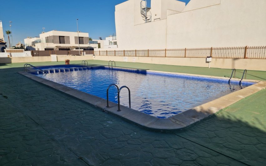 Resale - Apartment -
Daya Vieja - Costa Blanca