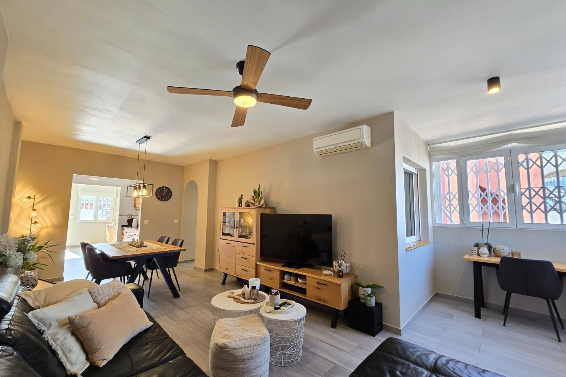 Resale - Apartment / Flat * -
Orihuela Costa * - Los Altos *