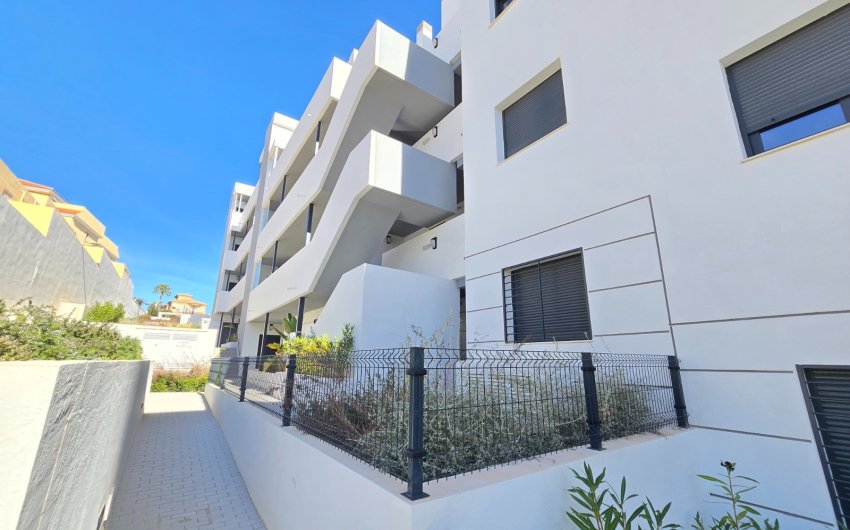 Resale - Apartment / Flat * -
Orihuela Costa - Villamartín *