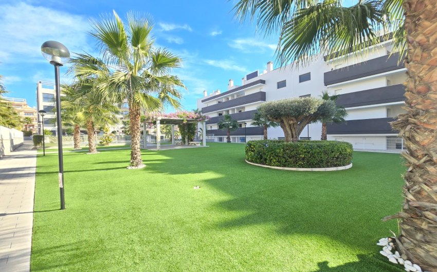 Resale - Apartment / Flat * -
Orihuela Costa * - Villamartín *
