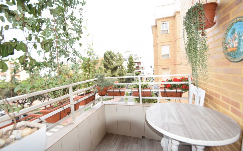 Resale - Apartment -
Guardamar del Segura - Center