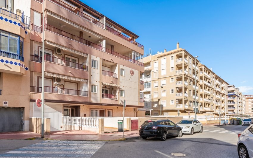 Resale - Apartment -
Guardamar del Segura - Pueblo